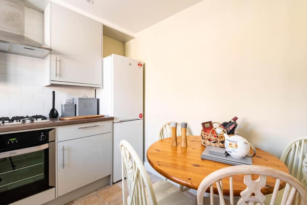 Central Village Cottage, The Corders Moreton-in-Marsh Экстерьер фото