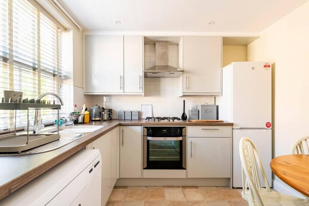 Central Village Cottage, The Corders Moreton-in-Marsh Экстерьер фото
